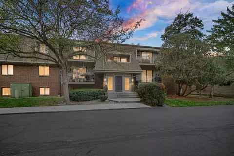 128 E Bailey Rd #G, Naperville, IL 60565