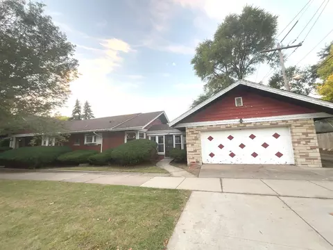 Exterior - 2320 W 101st St, Chicago, IL 60643 photo 2 of 9