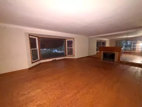 Living - 2320 W 101st St, Chicago, IL 60643 photo 3 of 5