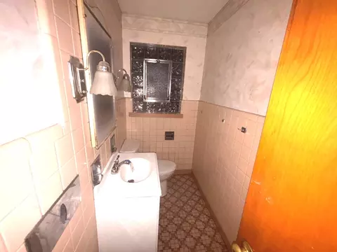 Bath - 2320 W 101st St, Chicago, IL 60643 photo 2 of 2