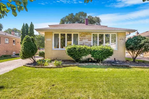 10036 S Kolin Ave, Oak Lawn, IL 60453