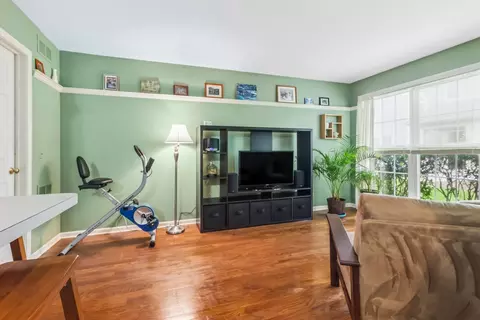 Living - 879 Dandridge Ct, Elgin, IL 60120 photo 4 of 5
