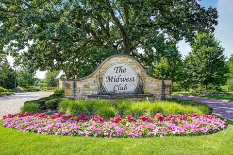 1753 Midwest Club Pkwy, Oak Brook, IL 60523