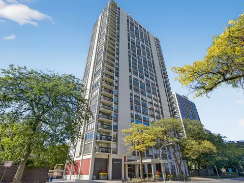 1455 N Sandburg Ter #2403, Chicago, IL 60610