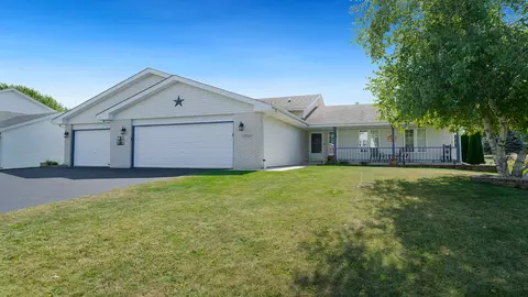 13116 Springhill Dr, Winnebago, IL 61088