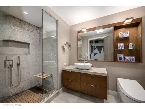 21 E Huron St #4302, Chicago, IL 60611 photo 37