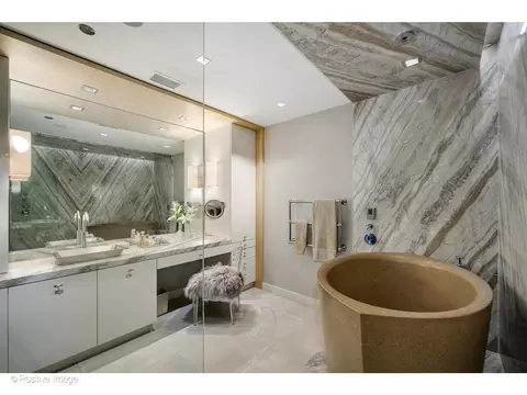 21 E Huron St #4302, Chicago, IL 60611 photo 34