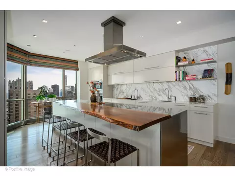 21 E Huron St #4302, Chicago, IL 60611 photo 17