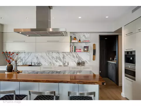 21 E Huron St #4302, Chicago, IL 60611 photo 19