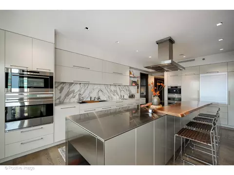 21 E Huron St #4302, Chicago, IL 60611 photo 18