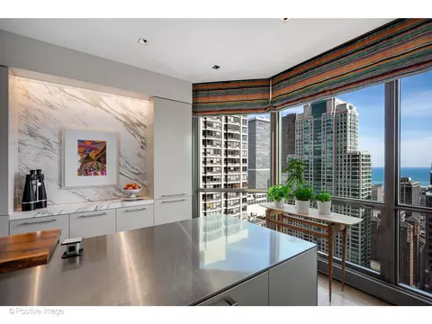 21 E Huron St #4302, Chicago, IL 60611 photo 16