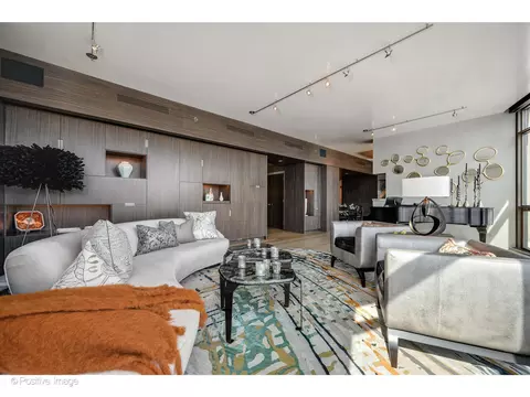 21 E Huron St #4302, Chicago, IL 60611 photo 8