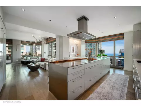 21 E Huron St #4302, Chicago, IL 60611 photo 14