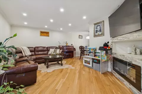 705 Lakeside Cir Dr, Wheeling, IL 60090 photo 4