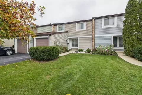 705 Lakeside Cir Dr, Wheeling, IL 60090 photo 2