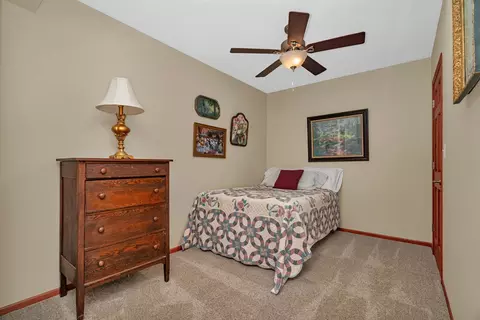 Bedroom - 202 Barefoot Ct, Minooka, IL 60447 photo 8 of 11
