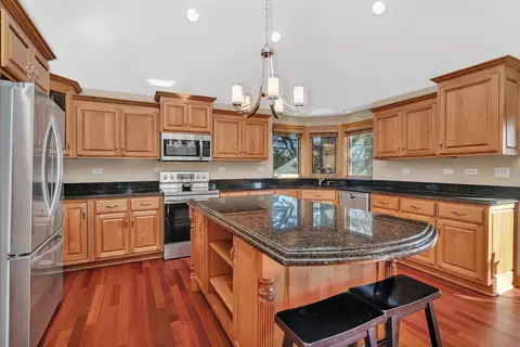 Kitchen - 202 Barefoot Ct, Minooka, IL 60447 photo 2 of 7