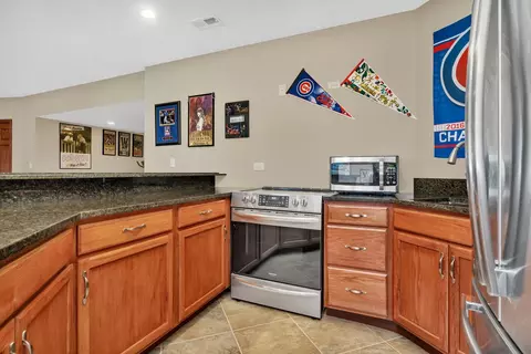 Kitchen - 202 Barefoot Ct, Minooka, IL 60447 photo 7 of 7