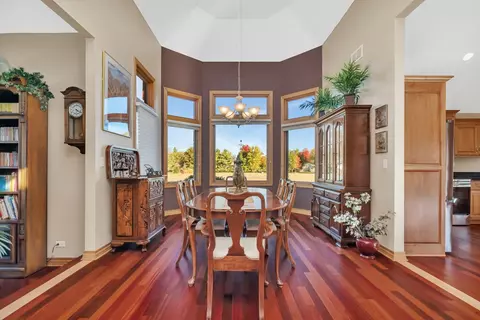 Dining - 202 Barefoot Ct, Minooka, IL 60447 photo 2 of 4