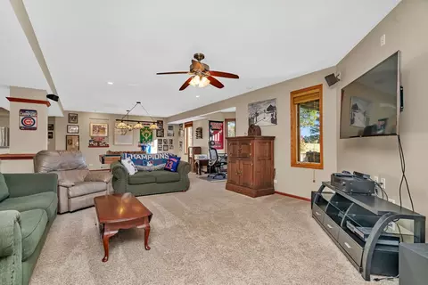 Living - 202 Barefoot Ct, Minooka, IL 60447 photo 4 of 5