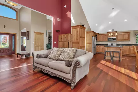 Entry Way - 202 Barefoot Ct, Minooka, IL 60447 photo 3 of 4
