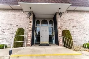 3237 S Manor Dr #314, Lansing, IL 60438