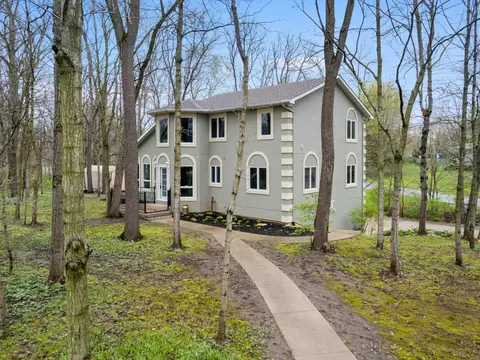 3 Oak Ridge Dr, Newark, IL 60541