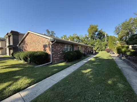230 Troy Ln, Lombard, IL 60148