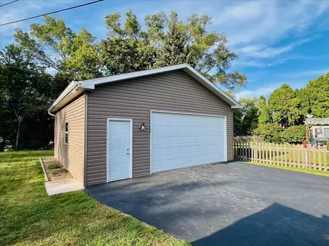 Undisclosed, Mchenry, IL 60051 photo 24