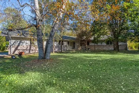 14 W Surrey Ln, Barrington Hills, IL 60010