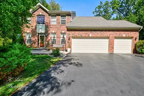 496 Oakhurst Ln, Carpentersville, IL 60110