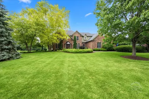 36 W824 Red Gate Ct, Saint Charles, IL 60175