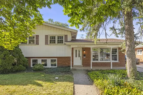 4433 W 100th St, Oak Lawn, IL 60453