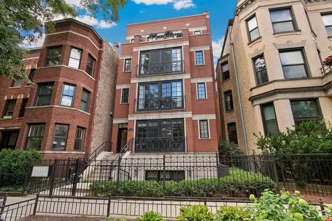 663 W Wellington Ave #4, Chicago, IL 60657