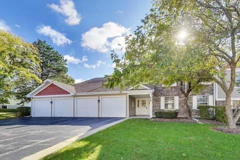 609 Hanover Ct #X-1, Schaumburg, IL 60194