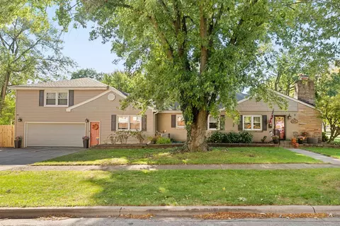 5 E Washington St, Villa Park, IL 60181