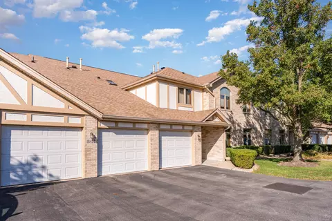 18422 Pine Cone Dr #4, Tinley Park, IL 60477