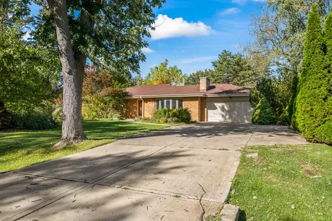 412 W Olive Ave, Prospect Heights, IL 60070