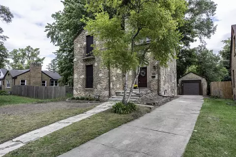 1335 Chestnut St, Waukegan, IL 60085