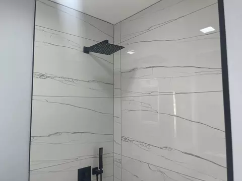 Bath - 616 E 90th St, Chicago, IL 60619 photo 2 of 4