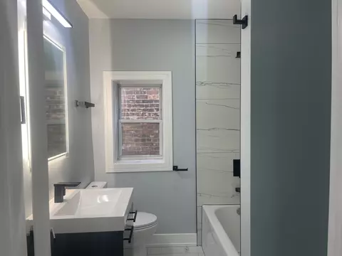 Bath - 616 E 90th St, Chicago, IL 60619 photo 1 of 4