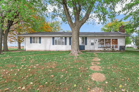 Exterior - 1007 W Corning Rd, Beecher, IL 60401 photo 3 of 5