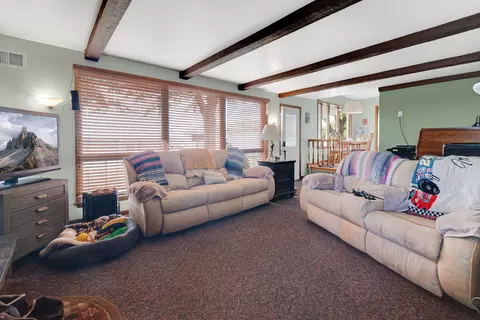 Living - 1007 W Corning Rd, Beecher, IL 60401 photo 4 of 5