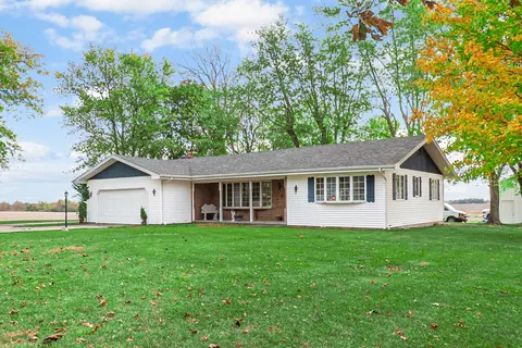 1007 W Corning Rd, Beecher, IL 60401