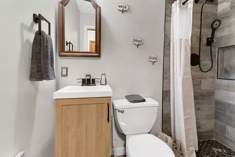 Bath - 1007 W Corning Rd, Beecher, IL 60401 photo 2 of 2