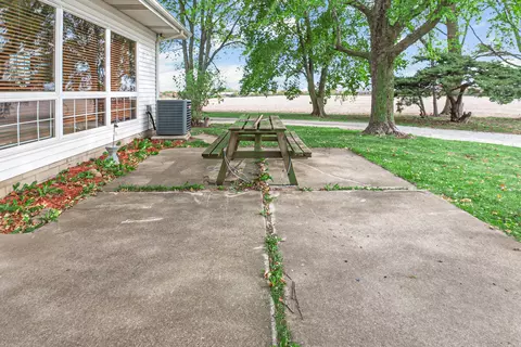 Exterior - 1007 W Corning Rd, Beecher, IL 60401 photo 2 of 5