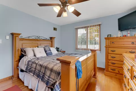 Bedroom - 1007 W Corning Rd, Beecher, IL 60401 photo 2 of 2