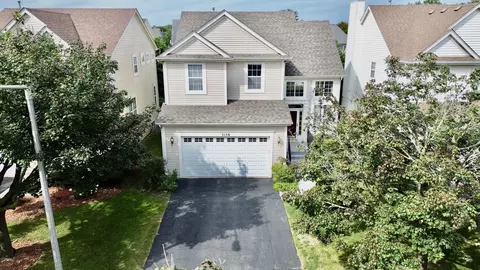5158 Ashley Cir, Lisle, IL 60532
