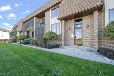 15722 Old Orchard Ct #1E, Orland Park, IL 60462
