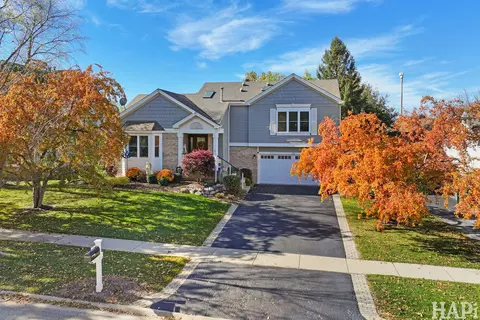 775 White Pine Cir, Lake In The Hills, IL 60156